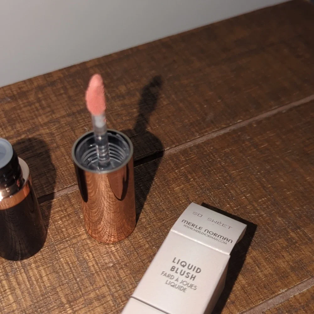 ❤️5/$25 🌟NWT Merle Norman Liquid Blush  Sweet - Picture 2 of 2